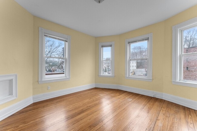 Building Photo - 571 US-1