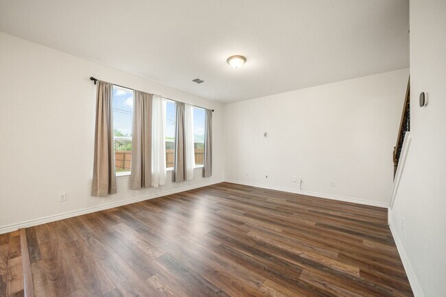 Building Photo - 3218 Comanche Crossing