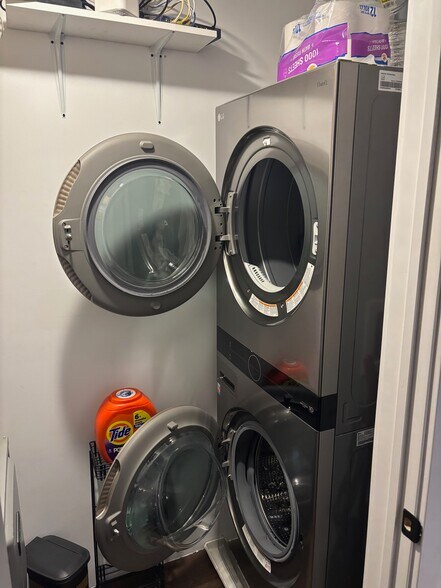 Building Photo - 256 N 32nd St