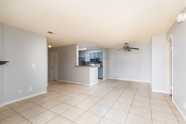Building Photo - Second story unit overlooking pool in luxury Canyon Gate guard gated community