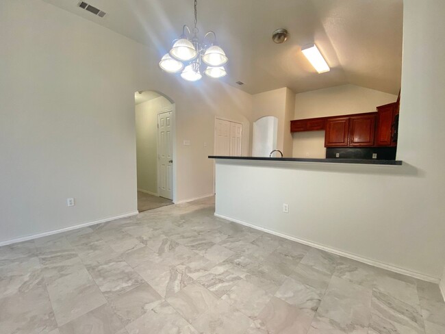 Building Photo - 4 bed 2 bath now available now