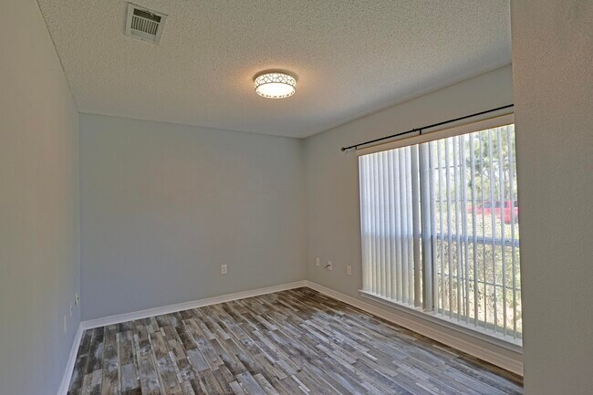 Building Photo - 2365 Ortega St