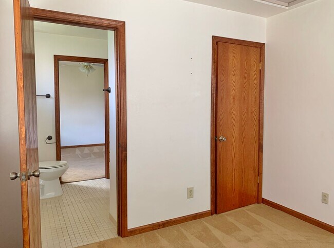 Building Photo - 1691 Albion Ct