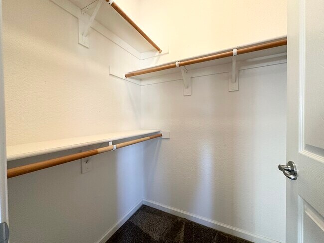 Building Photo - 6025 Palermo Way