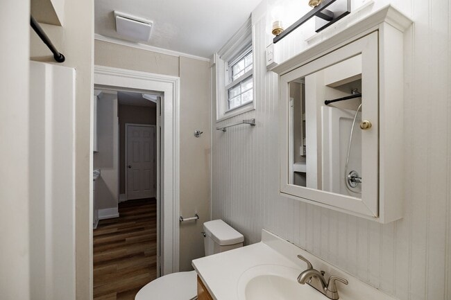 Building Photo - 185 Bloomfield St