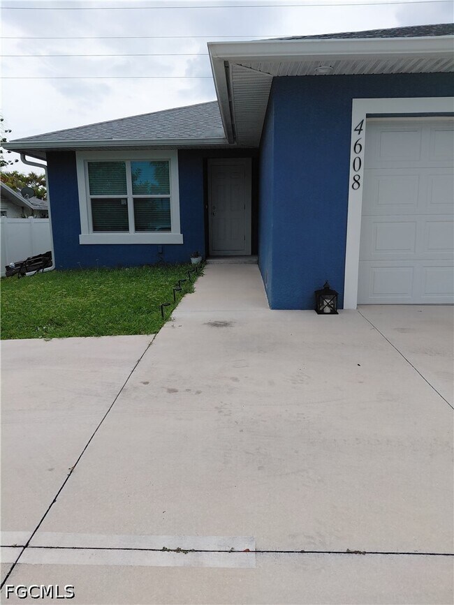 Building Photo - 4608 Santa Barbara Blvd