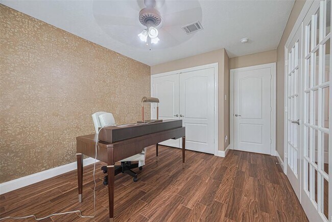 Building Photo - 17 Peach Tree Ct