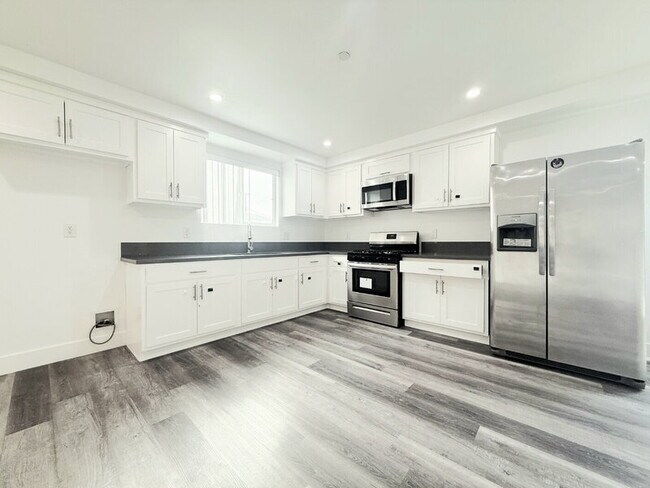 Building Photo - 2853 Cincinnati St