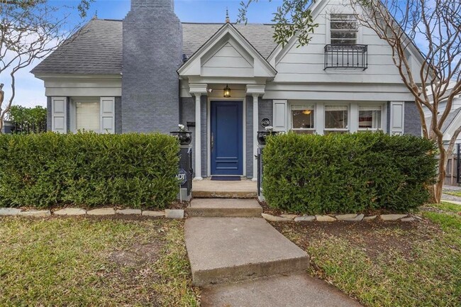 Primary Photo - Charming Tudor Home in Arlington Heights