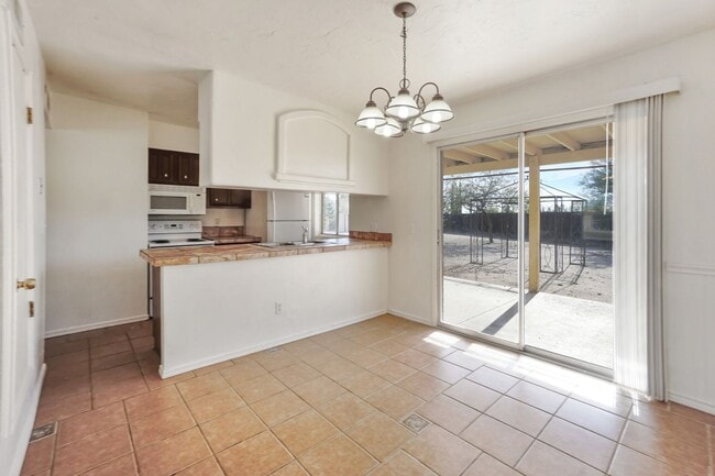 Building Photo - 1942 S Sunburst Dr