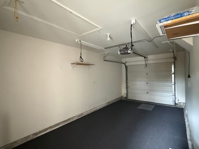 Building Photo - Condo Townhouse in Castleton Camden Village