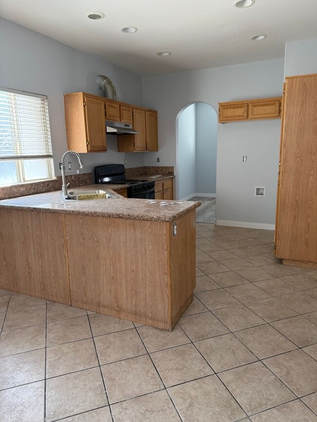 Building Photo - Move -in- Ready