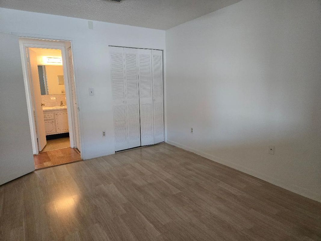 Building Photo - 3128 59th St S