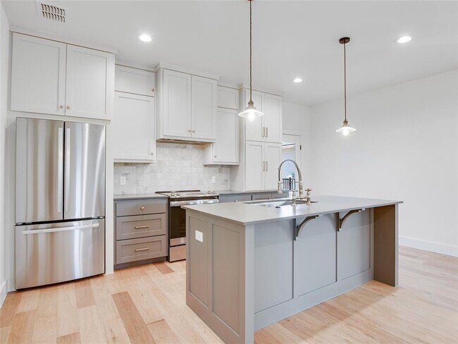 Building Photo - 414 Stagecoach Trail