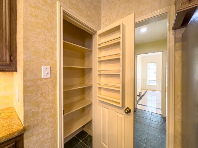 Building Photo - 16714 Colony Terrace Dr