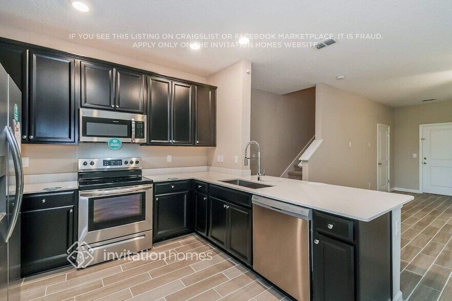 Building Photo - 595 Cherry Ridge Dr