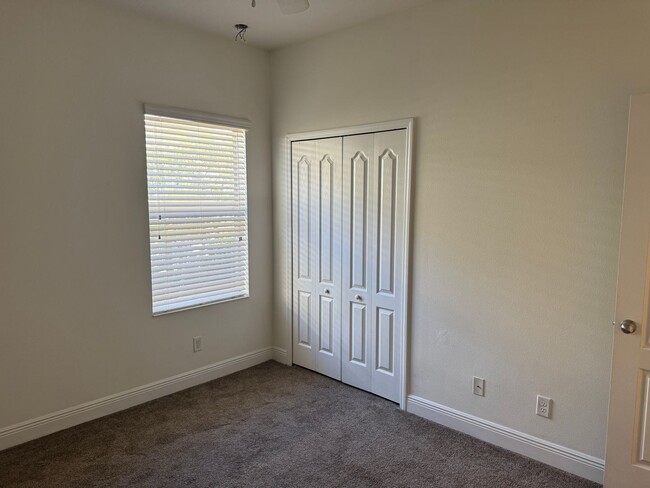 Building Photo - Annual Unfurnished Rental