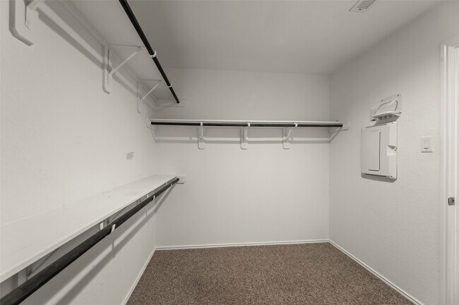 Building Photo - 1827 Brady Shores Dr