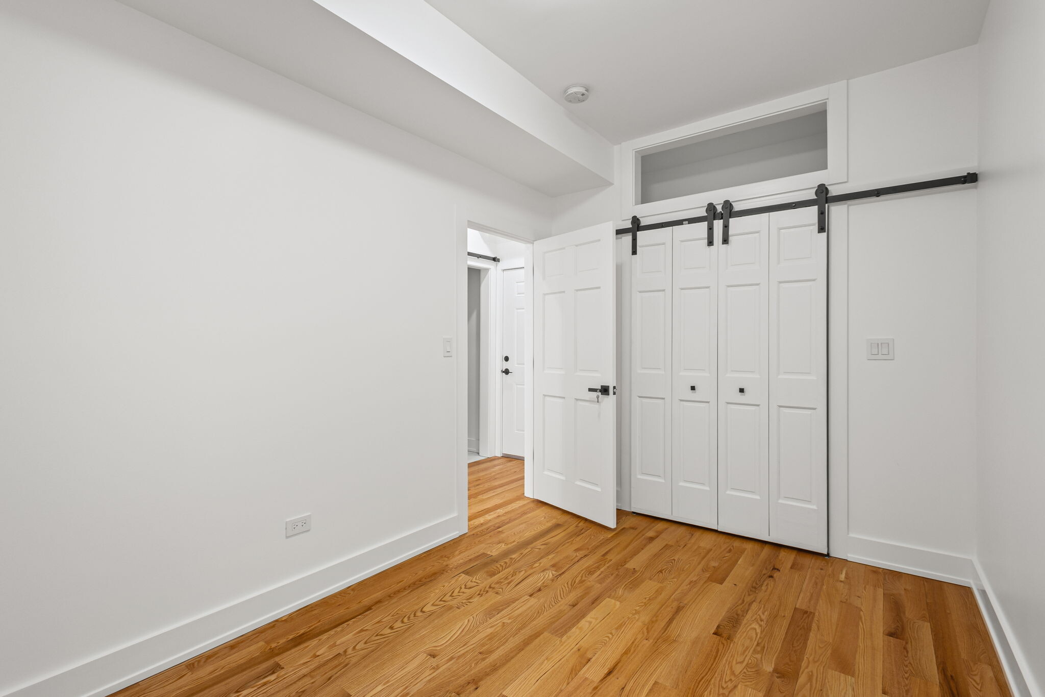 Building Photo - 3934 N Sawyer Ave