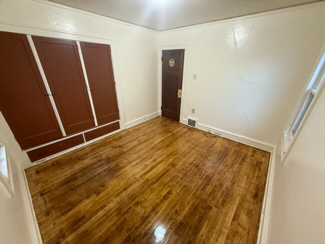 Building Photo - 2628-2630 N 48th St,