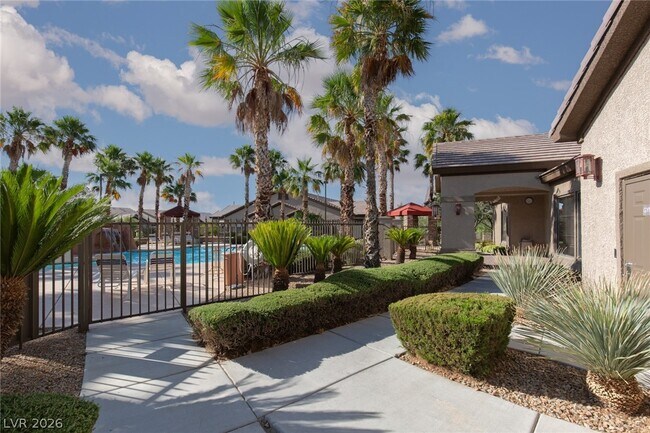 Building Photo - 8250 N Grand Canyon Dr