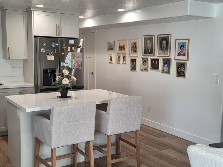 Building Photo - 7046 N Silver Creek Way