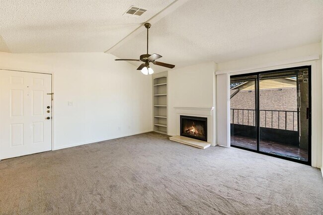 Building Photo - 1202 Thorpe Ln