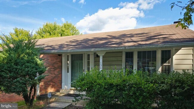 Primary Photo - 1304 Wendover Ct