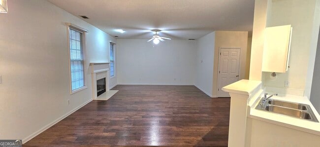 Building Photo - 45 Chemin Pl