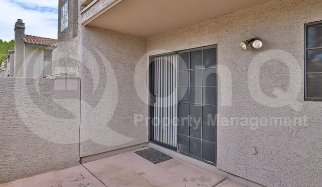 Primary Photo - 533 W Guadalupe Rd