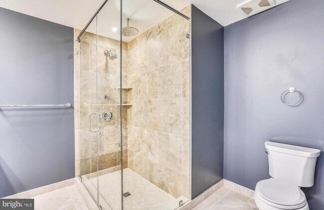 Building Photo - 4915 Hampden Ln