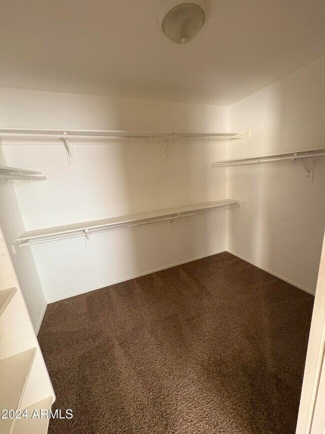 Building Photo - 1611 E Flint St