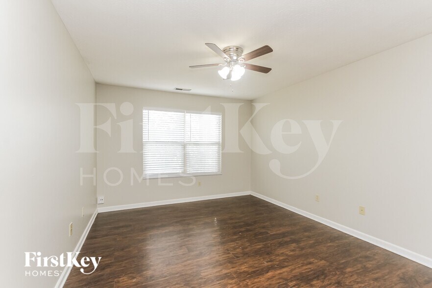 Building Photo - 5923 Prairie Creek Dr