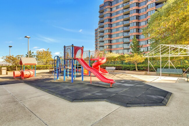 Building Photo - 200 Winston Dr