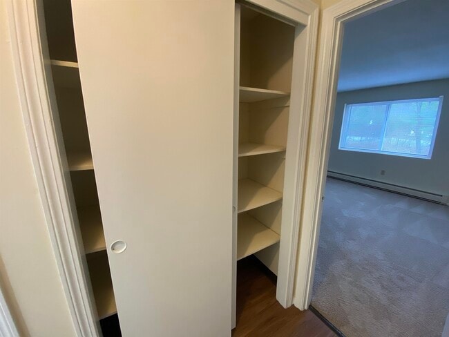 Building Photo - 99 Powers St