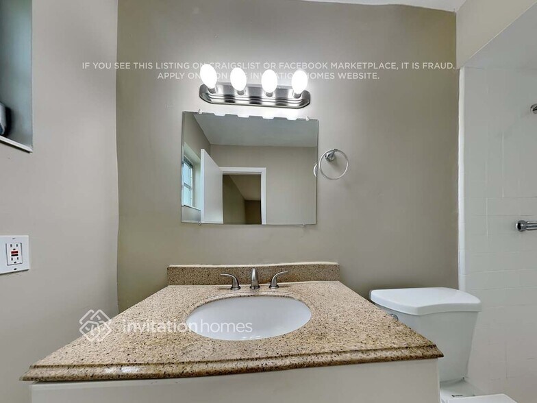 Building Photo - 341 SW 64th Ave