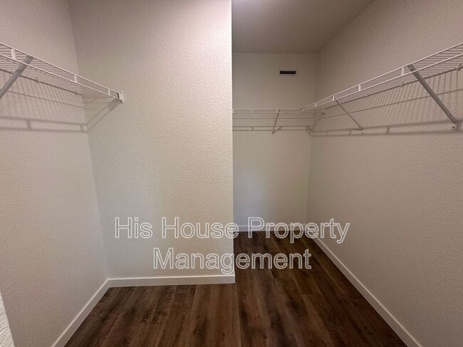 Building Photo - 3961 Pinnacles Ct