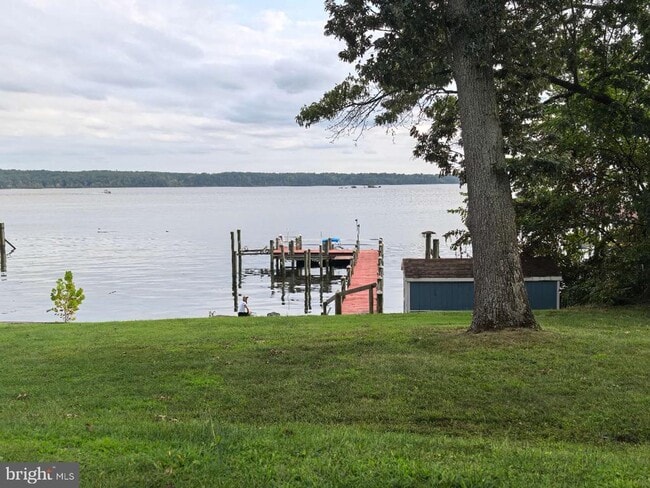 Building Photo - 5837 River Dr