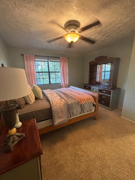 Building Photo - 408 Halia Crest