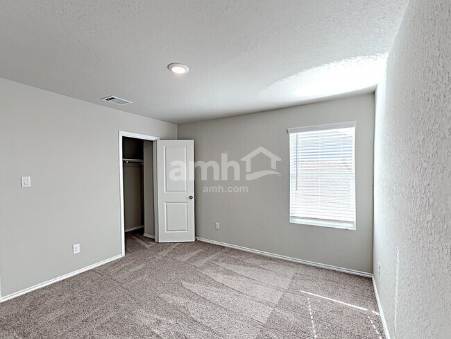 Building Photo - 10410 Varmus Dr