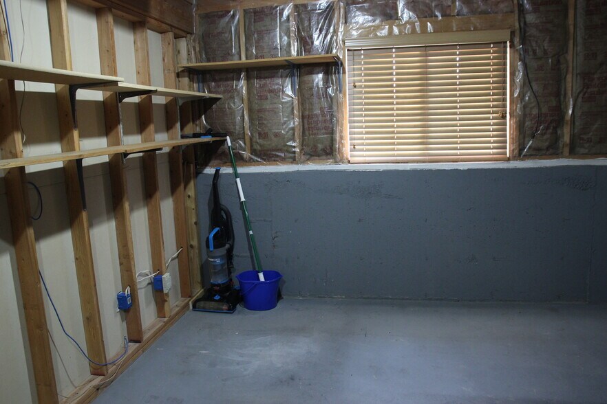 Building Photo - 6610 Parkridge Ct