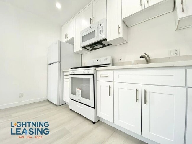Building Photo - 1669 West Blvd
