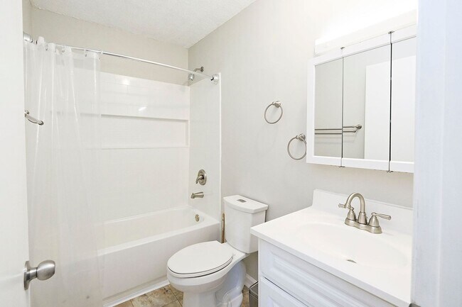 Building Photo - 930 Claudius Ct