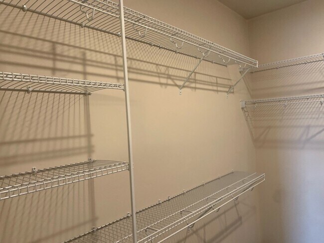 Building Photo - 2126 Zimmer Dr