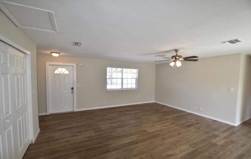 Building Photo - 410 NE 171st Terrace