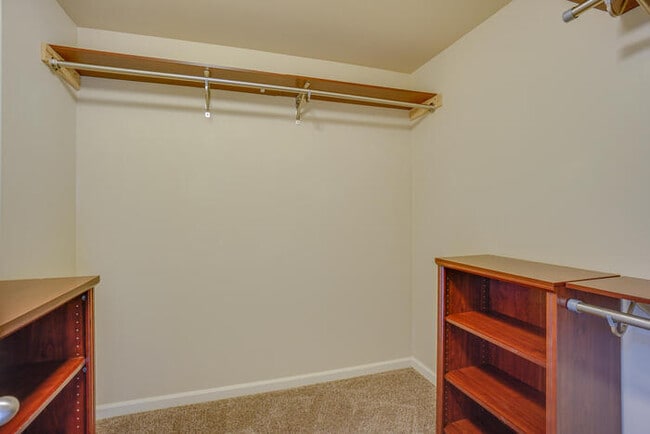 Building Photo - BEAUTIFUL THREE BEDROOM IN HAZEL DELL