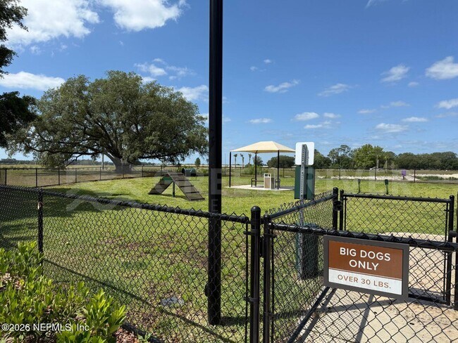 Building Photo - 2717 White Cedar Ln