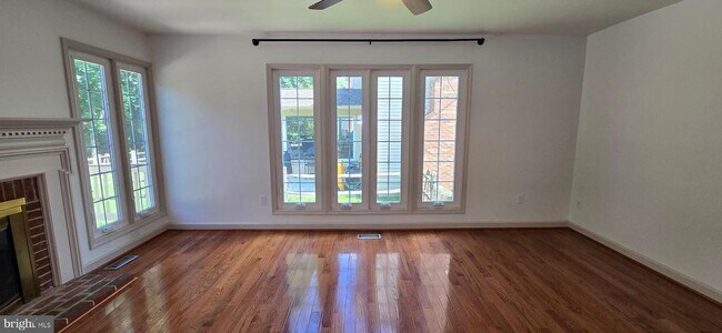 Building Photo - 1 Brattle Ct