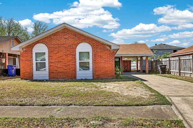 Building Photo - Affordable home in a Central Location!
