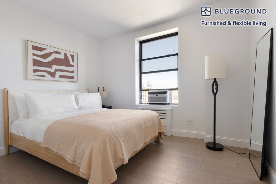 Building Photo - 915 West End Ave